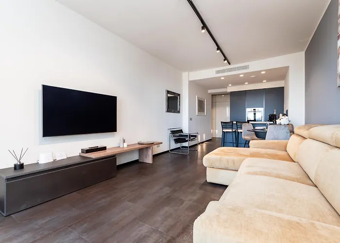 Free Parking In Luxury Suite With City View - Steps To Brignole Train Station