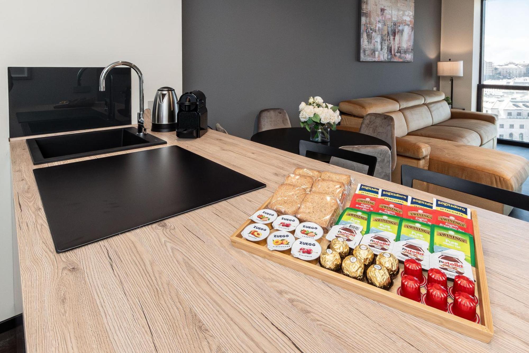 Free Parking In Luxury With View - Steps To Brignole Train Station *